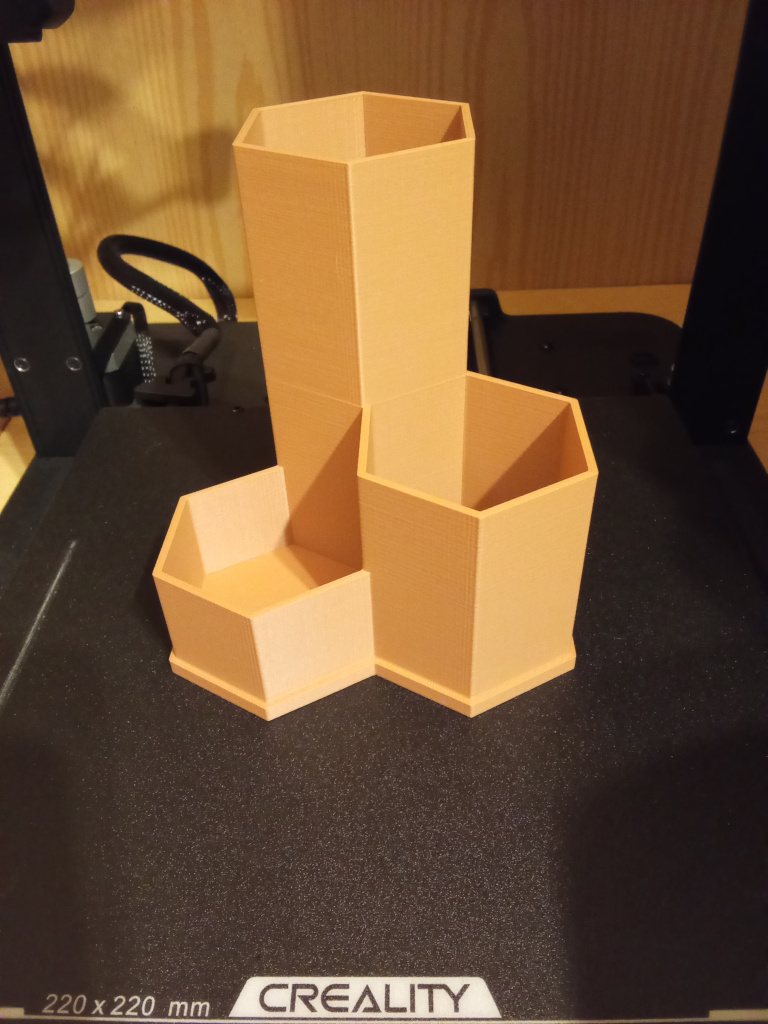 pen holder on build palte